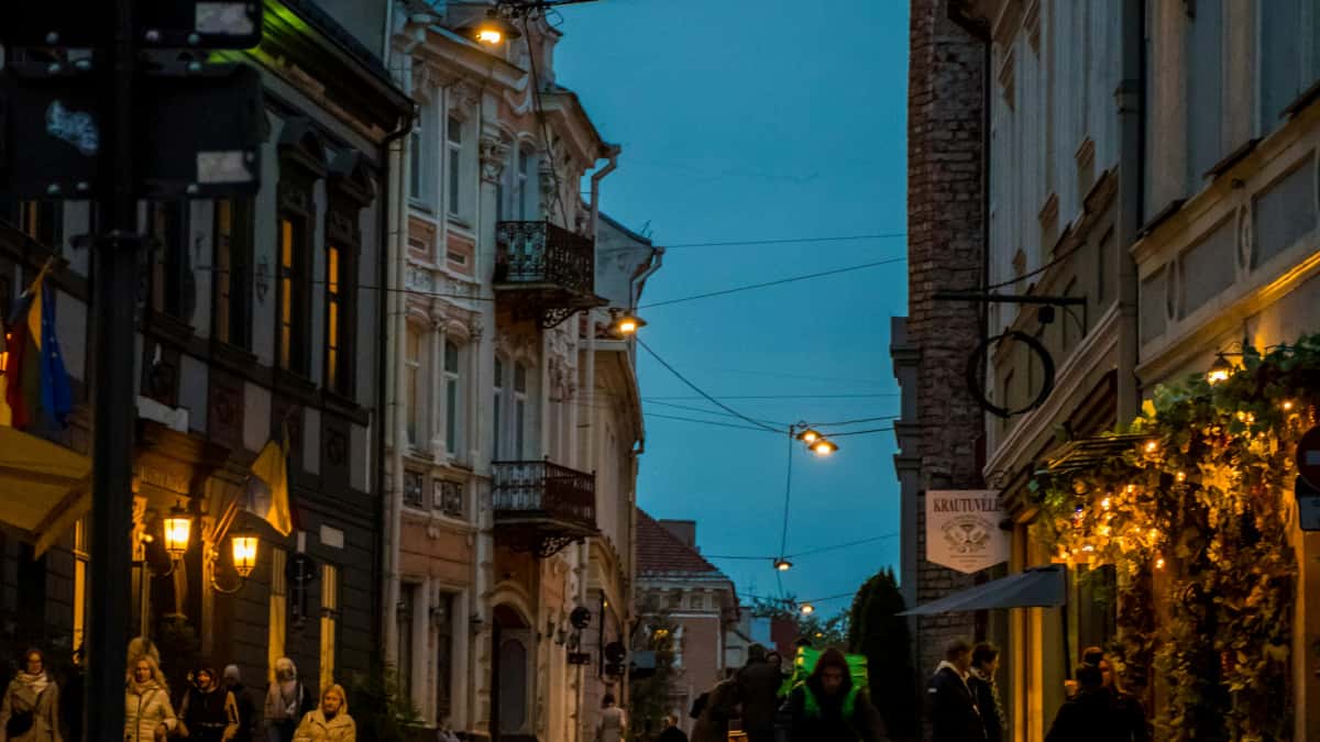 Creators’ Guide: How to Connect with Russian Brands on Disney Plus for Flat-Fee Deals