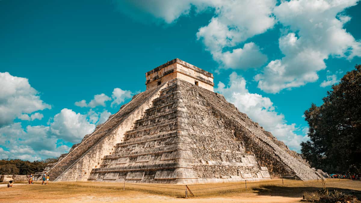 US Creators: Pitch UK Brands on Twitch for Travel Guides