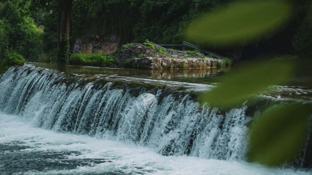 Tactical playbook for US-based creators who want to reach Costa Rica brands on Twitter, craft localized CTAs, and turn outreach into measurable conversions.