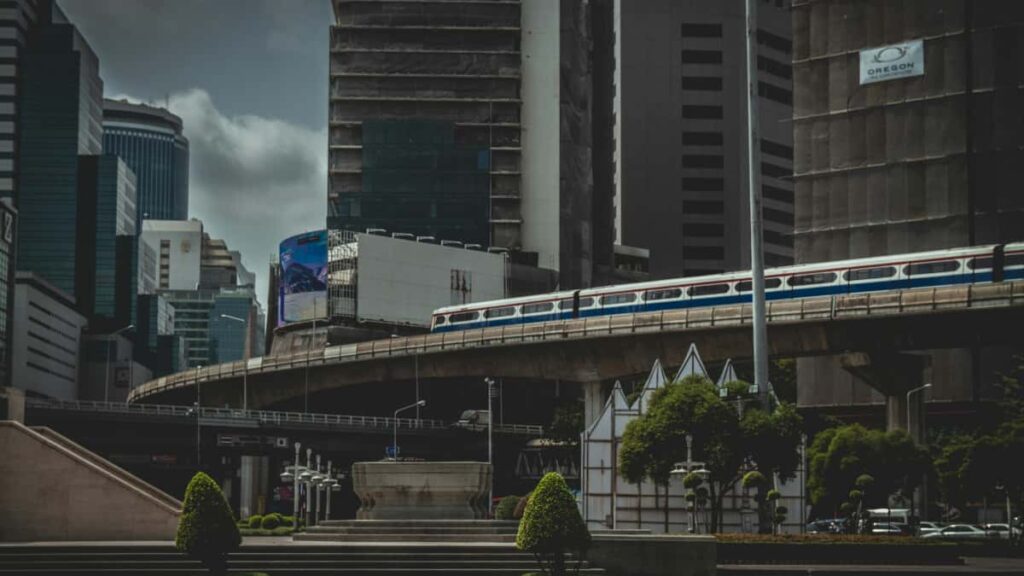 Practical playbook for US advertisers to find French Twitter creators for makeup tutorials, with platform steps, outreach scripts, and localization tips.