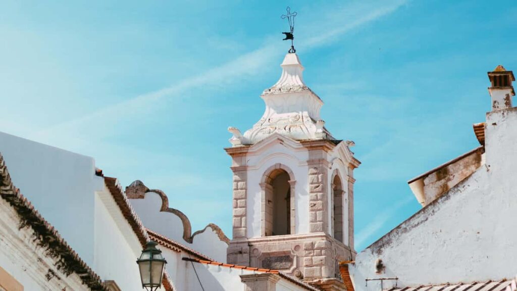 Practical guide for US-based streamers on finding and pitching Czech Republic brands on Chingari for sponsored game livestreams outreach scripts, targeting tips, and campaign playbook.