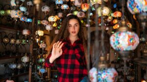 Practical guide for US creators to connect with North Macedonian brands on Spotify, pitch for free product samples, and run safe outreach campaigns.