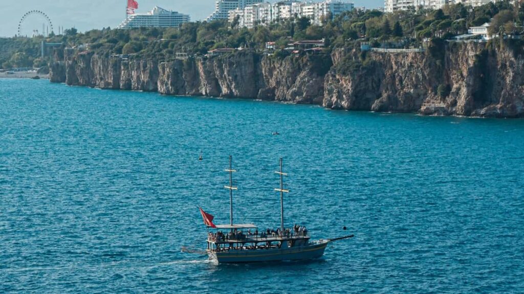 Practical playbook for US-based creators to find, pitch, and style Ecuadorian brands on Moj outreach scripts, growth hacks, and what works in 2026.