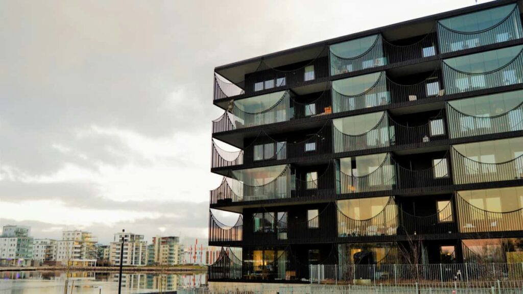 Practical playbook for US creators to find, pitch, and partner with Lithuania-based brands on SoundCloud for exclusive beta launches outreach scripts, local signal tips, and GDPR-safe steps.